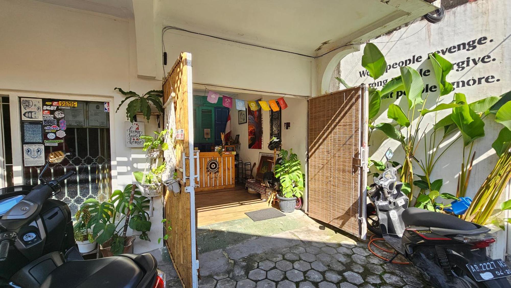Oke Baik Hostel Jogyakarta Zewnętrze zdjęcie