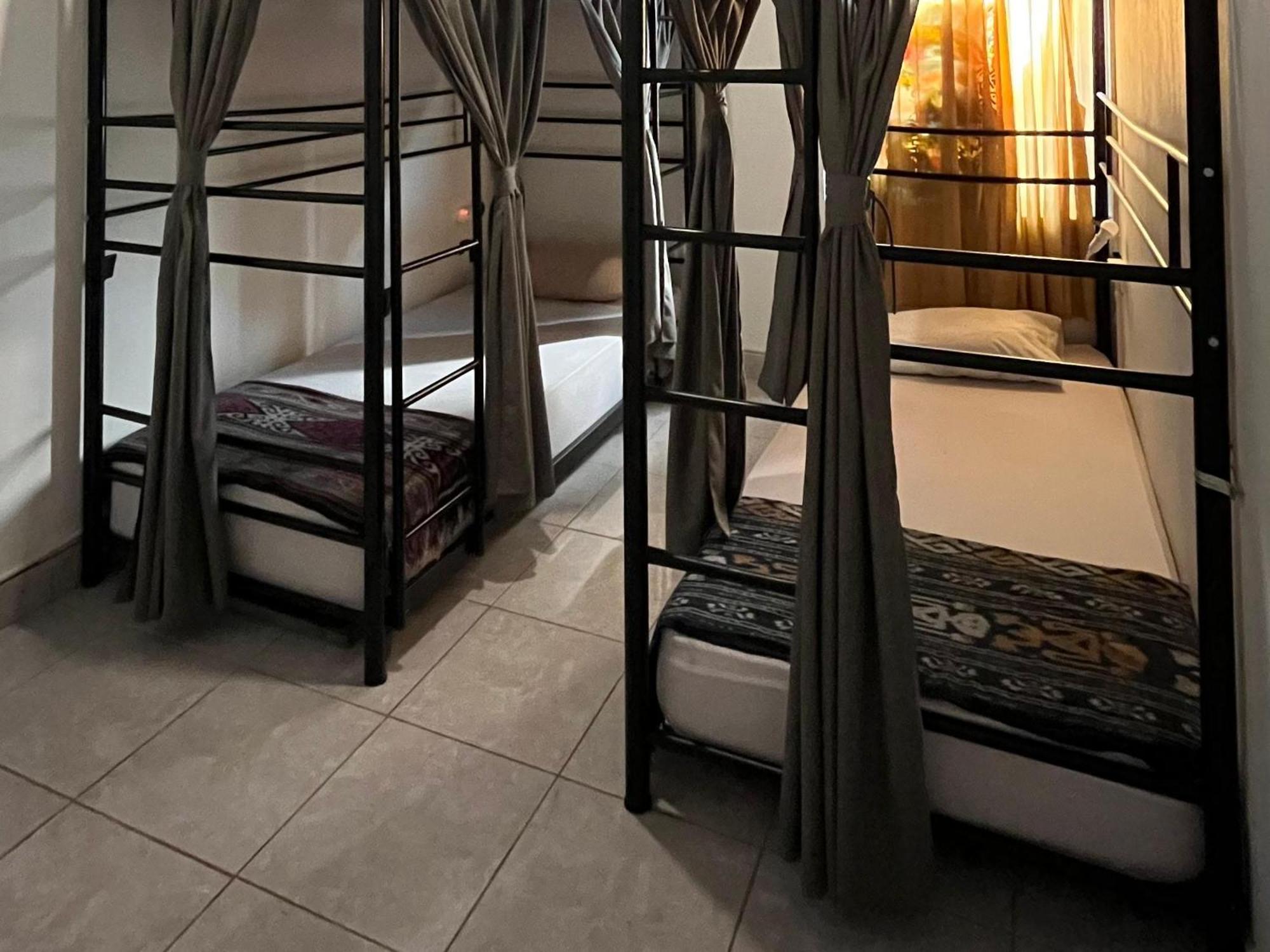 Oke Baik Hostel Jogyakarta Zewnętrze zdjęcie